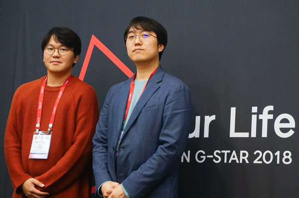 ▲넥슨 서황록 부실장(왼쪽)과 모아이게임즈 이찬 대표