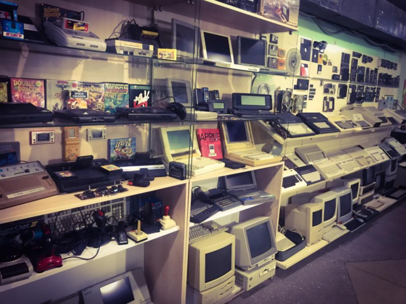 마리우폴 컴퓨터박물관의 소실 전 모습(출처-마리우폴 컴퓨터박물관 홈폐이지)