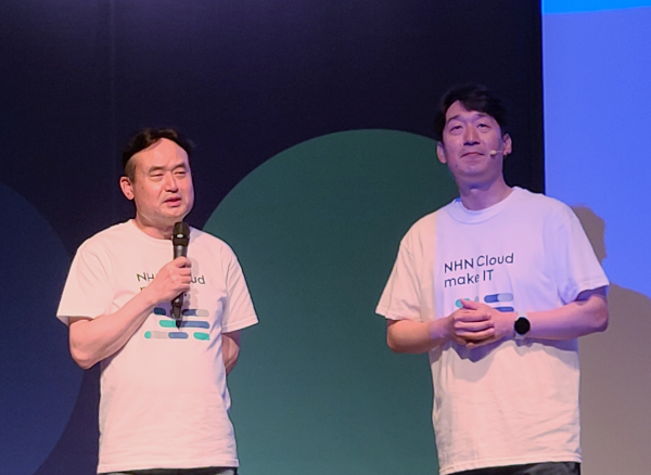 NHN 클라우드 백도민 대표(왼쪽)와 김동훈 대표(오른쪽)