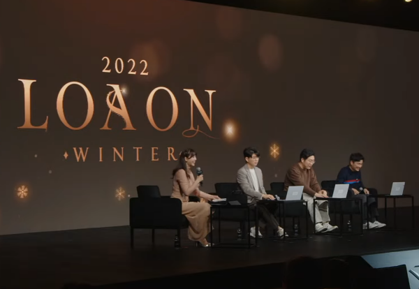 <사진> 스마일게이트RPG 김상복 팀장, 전재학 팀장, 이병탁 팀장이 질의응답을 진행했다