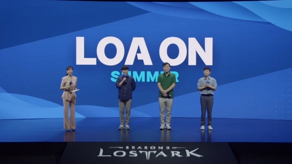 <사진> 오른쪽부터 스마일게이트RPG 이병탁, 전재학, 김상복 수석팀장(출처-'로스트아크' 유튜브)