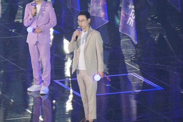 <사진> 김창섭 디렉터가 '메이플스토리' 20주년 업데이트 내용을 발표하는 모습