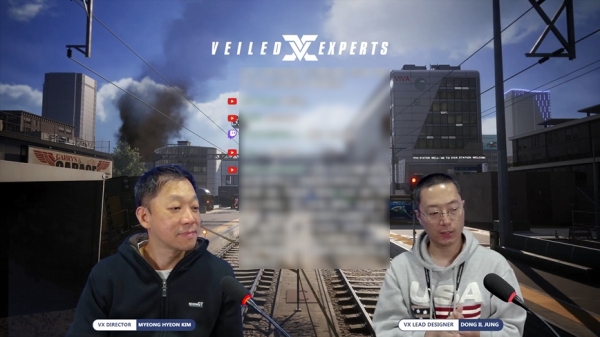 <사진> 넥슨게임즈 김명현 총괄 디렉터(왼쪽)과 정동일 리드 게임 디자이너가 유저들의 질문에 답변했다