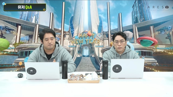 <사진> 카카오게임즈 '아레스' 곽근철 전략기획팀장(왼쪽), 김기범 디렉터