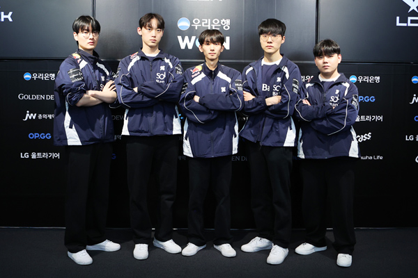 <사진> 시즌 첫 승리를 거둔 DRX