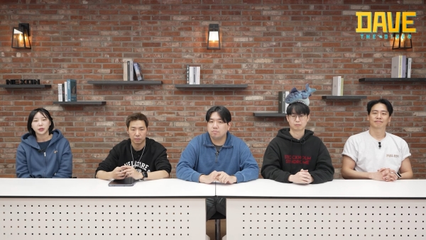 <사진> 왼쪽부터 '데이브 더 다이버' CM 유나, 황재호 디렉터, 우찬희 기획 리더, 변순항 프로그래머, 김준학 디자이너