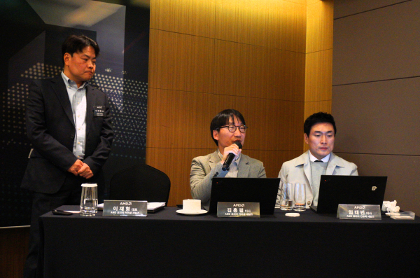 좌로부터 AMD 코리아 커머셜세일즈 이재형 대표, 김홍필 이사, 컨슈머팀 임태빈 이사