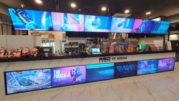 <사진> 더 파이널스로 꾸며진 PC방