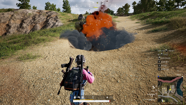<사진> 곡괭이가 없다면 폭발물로 지형 파괴 기능을 사용할 수 있다