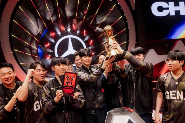 MSI에서 우승을 차지한 젠지