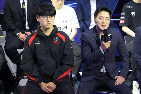 <사진> T1 구마유시 이민형, 김정균 감독