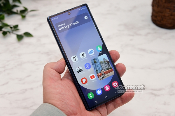 폴드6의 서브 디스플레이