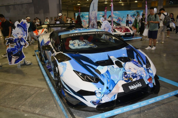 <사진> 행사장 안에 전시 차량