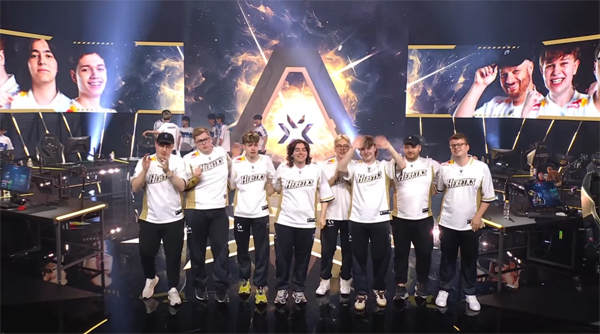 <사진> 인천 인스파이어 행을 확정지은 팀 헤레틱스 (출처-발로란트 챔피언스 서울 중계 화면)