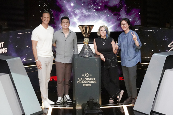 <사진> 존 니덤 라이엇 게임즈 퍼블리싱 & 이스포츠 사장, 레오 파리아 발로란트 이스포츠 글로벌 총괄, 애나 던런 발로란트 스튜디오 리드, 앤디 호 발로란트 책임 프로듀서