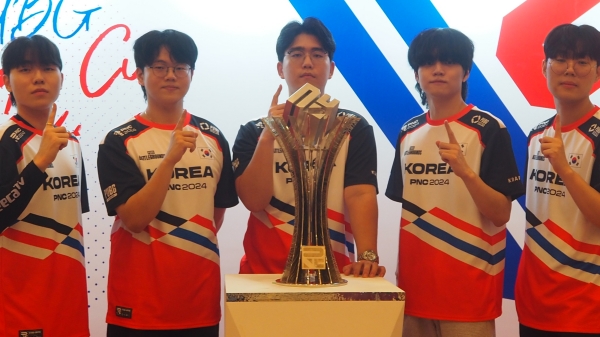 (왼쪽부터)‘헤븐’ 김태성 선수, ‘살루트’ 우제현 선수, ‘서울’ 조기열 선수, ‘이노닉스’ 나희주 선수, ‘플리케’ 김성민 감독