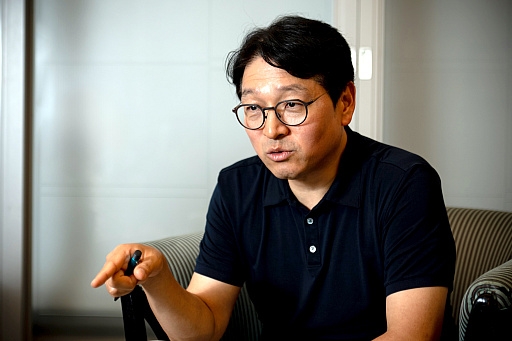 스마일게이트 홀딩스 메가포트 부문 대표 / 스마일게이트 일본 법인 대표 / 스토브 사업 총괄 대표 등을 맡고 있는 백영훈 대표