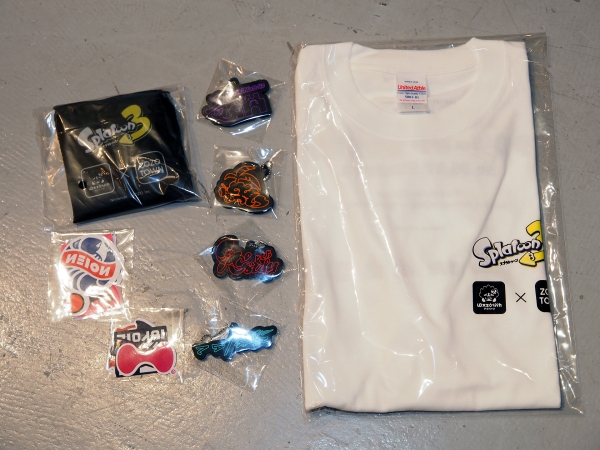 가챠로 뽑을 수 있는 경품의 일부. A이상은 티셔츠, B이하는 에코백, 스트랩 등을 제공. 어떤 상품이 당첨될지는 추첨의 즐거움!