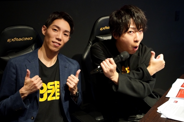 MC를 맡은 RintoXD(왼쪽), 신이치로(오른쪽). 경쾌한 입담으로 행사장을 활기차게 만들었다.