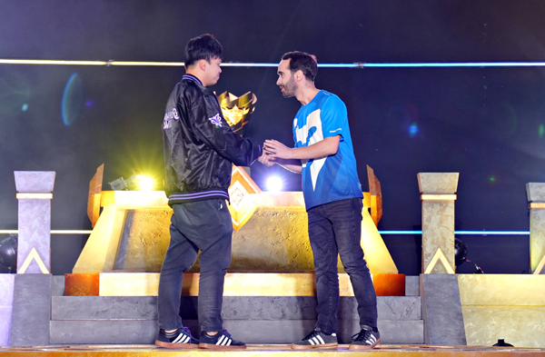 <사진> LEST의 승리로 마무리된 8강 2라운드 3매치 LEST(좌) vs STARTIIK(우)