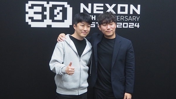 (왼쪽부터)네오플 이준호 디렉터, 윤명진 대표