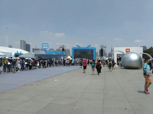 <사진 출처-知乎@ 杨一苇> 2016 년 BML 실외 행사장