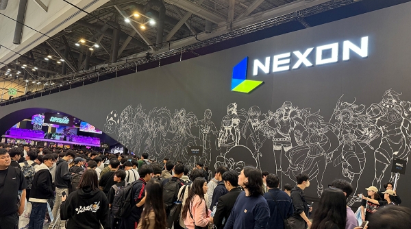 게다가 부스 자체가 상당히 거대했다. 도쿄게임쇼 2024의 가장 큰 부스와 비교하면 약 3배에 달하는 크기. 부스의 가장 끝에서 광각으로 찍어도 전체에 담을 수가 없다.