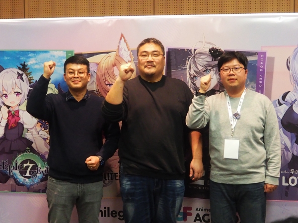 (왼쪽부터) 스마일게이트 창작생태계지원팀 신선호 팀장, 여승환 이사, 컨텐츠프로모션팀 윤태진 팀장