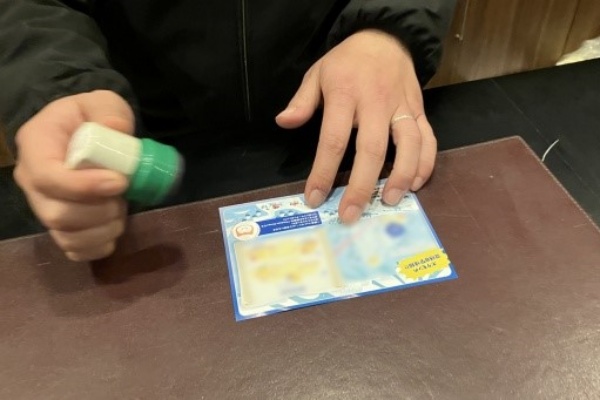 7종류 이상의 포켓몬 사진을 보여주면 조사 완료. 지도에 스탬프를 찍을 수 있다.