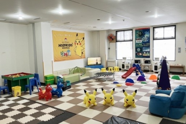어린이를 위한 실내 플레이 랜드. 피카츄들이 반갑해 맞이해준다.