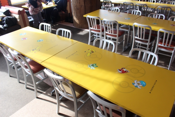 레스토랑 내 포켓몬 오아시스. 설산에서만 유독 코오리 타입의 포켓몬이 눈에 띈다.