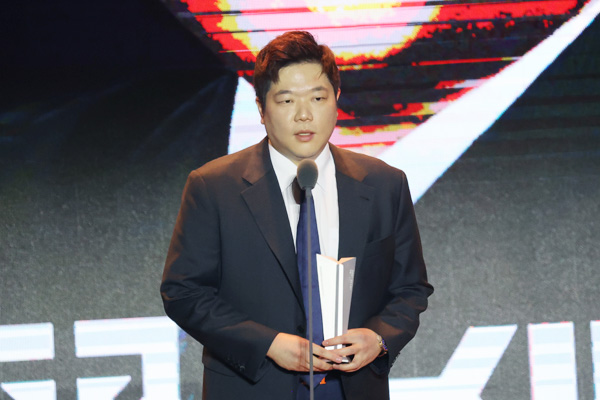 <사진> '베스트 코치상'을 수상한 김정수 감독