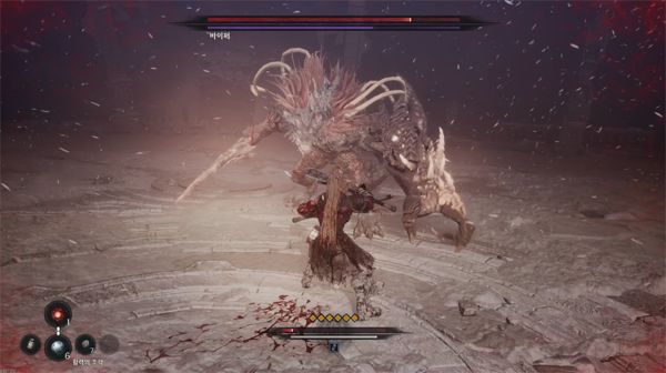 <사진> 페이즈2에서는 더욱 거대해지고 공격 패턴이 다양해지지만 방어와 회피는 쉽다