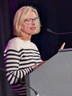 밸브의 초창기를 지탱한 모니카 해링턴. 지금은 게임업계에 관여하지 않지만, 한 가지를 분명히 하기 위해 오랜만에 GDC 2025를 찾았다