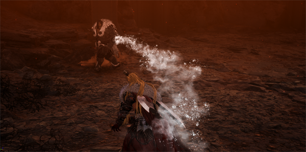 물 속성의 보조 아이템을 활용해 화염 공격을 가하는 보스 ‘랑거스’를 공략하는 장면