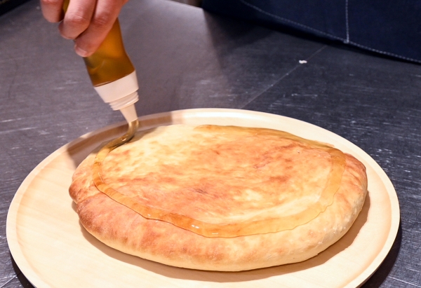 여기에 꿀을 한 번 바른다! 바르는 방법은 쿠나파 마을의 소녀 노노짱에게 배웠다.