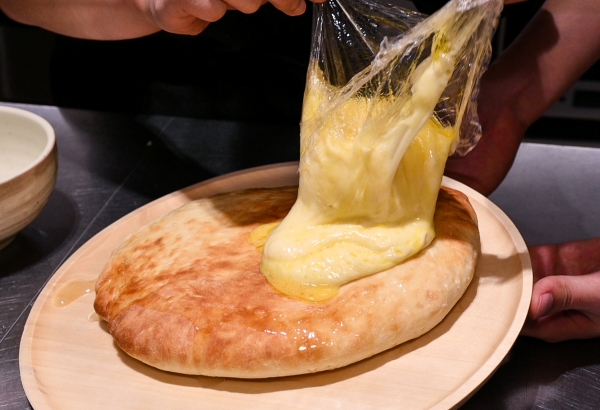 난 위에 와일즈하게 얹어놓으면