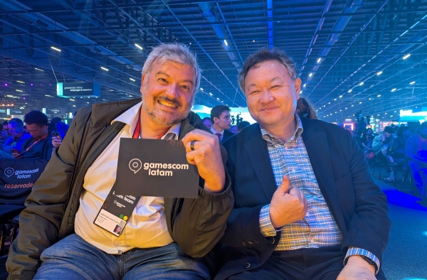 요시다 씨의 오른편에 앉아 있는 사람은 주최자이자 게임 진흥 단체 Abragames(Associação Brasileira das Desenvolvedoras de Jogos Digitais)에서 20년 가까이 활동해 온 로드리고 테라(Rodrigo Terra) 씨다.