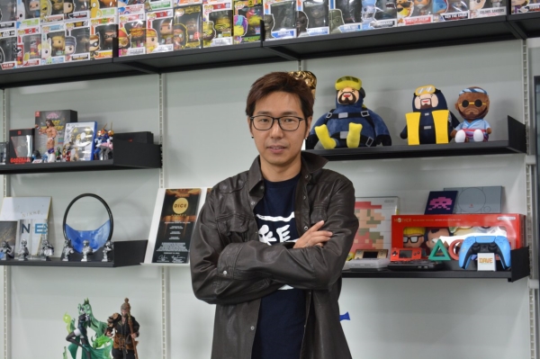 황재호 대표는 초등학교 시절 약 3년간 도쿄에 살았다고 하며, 일본어도 유창하게 구사한다.