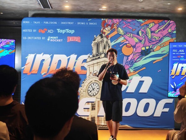 차이나조이 밤에 인디 게임 애프터 파티에 갔더니, 거기에도 황재호 대표의 모습이. 그런데 거기서 아주 유창한 중국어로 말하고 있던 황재호 대표는, 대체 얼마나 만능인 사람일까.