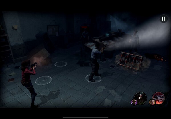 적의 진행 방향에 맞춰 유닛을 이동시키고, 공격을 계속해 나간다.