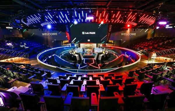 국내 유일의 이스포츠 전용 공간 종로 롤파크 (출처 : 라이엇게임즈)