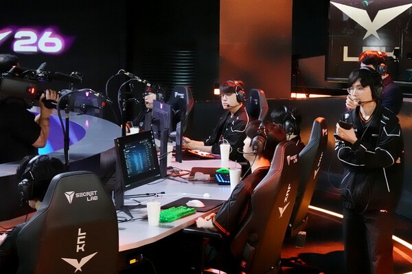 게임뷰 보도 이미지 - 카나비 자르반 플레이