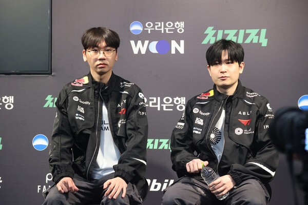 사진 : T1 도란 최현준, 임재현 감독 대행