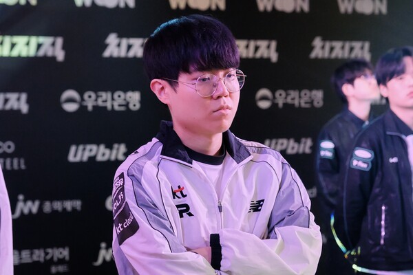 [LCK 현장] <b>KT</b>, <b>한화생명</b> 2:1로 꺽고 레전드 그룹 3위 도약