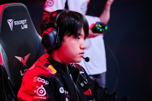 [LCK 현장] <b>T1</b>, 한화생명 찢어버린 <b>페이즈 칼리스타</b> 1:0 리드