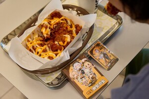 "지휘관, 오늘은 치킨 타임" 니케X맘스터치 컬래버 진행