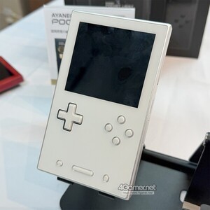게임보이 스타일의 안드로이드 게임기, ‘AYANEO Pocket VERT’